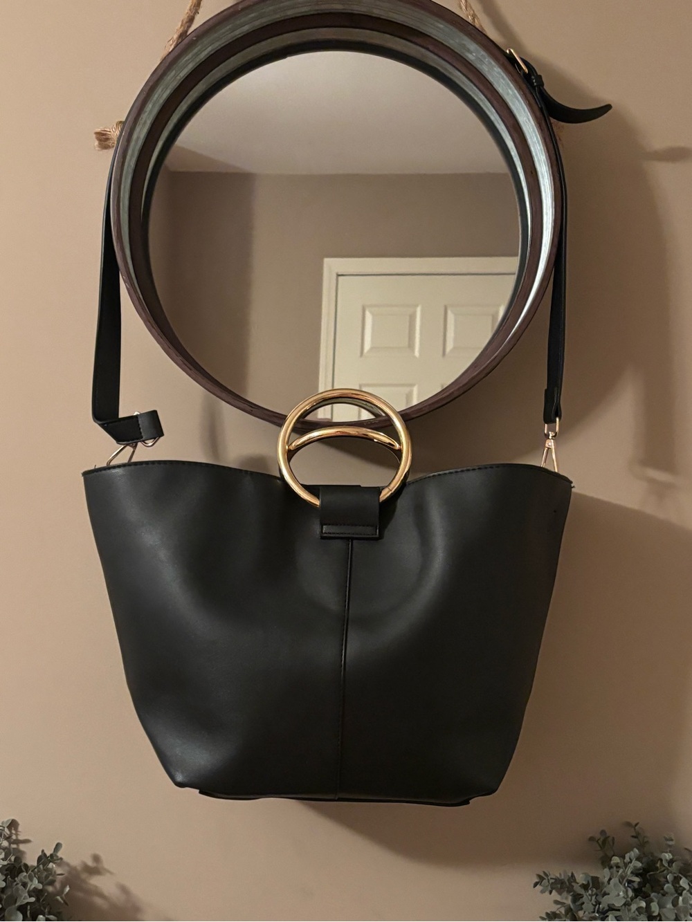CAPITAL ALEXA  TOTE BLACK LEATHER with Gold Ring Accent - Women Bags